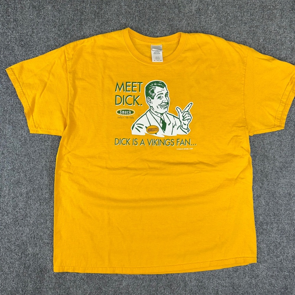 Smack Apparel Mens XL Yellow Meet Dick Vikings Fan Funny Rivalry Graphic T-Shirt
